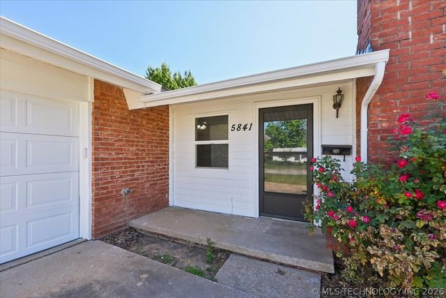 5841 S 73rd East Avenue, Tulsa, OK 74145