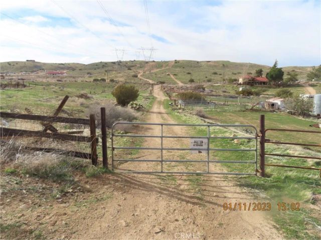 19243 Whitehaven, Hesperia, CA 92345