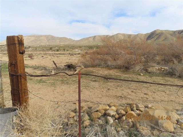 19243 Whitehaven, Hesperia, CA 92345