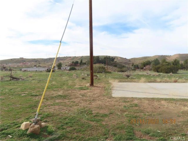 19243 Whitehaven, Hesperia, CA 92345