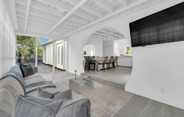 9264 Byron Ave, Surfside, FL 33154