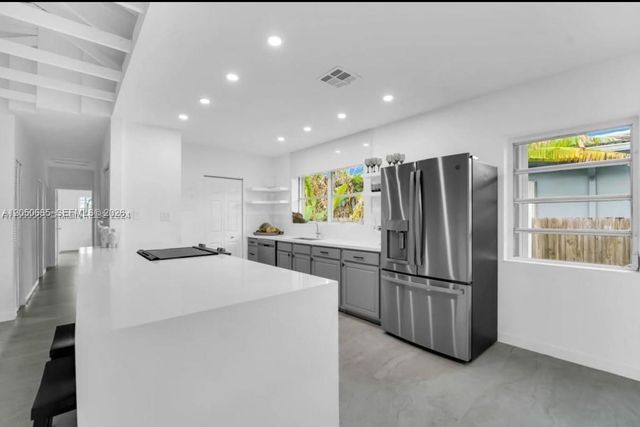 9264 Byron Ave, Surfside, FL 33154