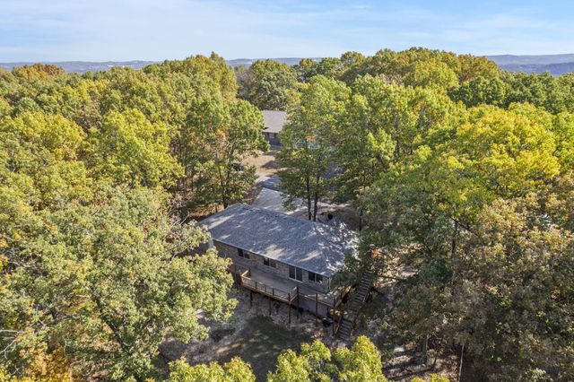 55 Lovers Lane, Branson West, MO 65737