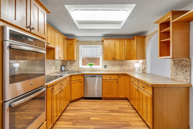 1031 Boston Boulevard, Bedford, TX 76022