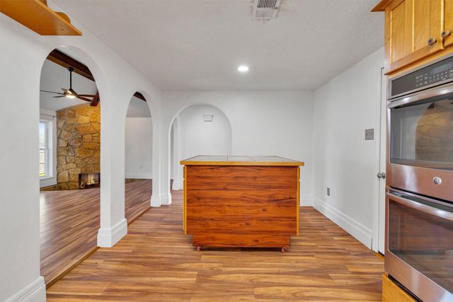 1031 Boston Boulevard, Bedford, TX 76022