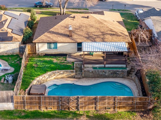 1031 Boston Boulevard, Bedford, TX 76022