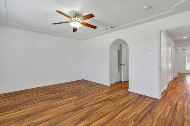 1031 Boston Boulevard, Bedford, TX 76022