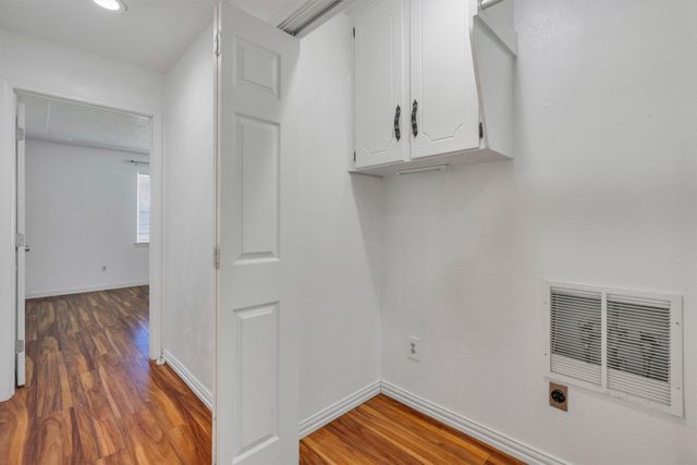 1031 Boston Boulevard, Bedford, TX 76022