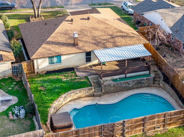 1031 Boston Boulevard, Bedford, TX 76022