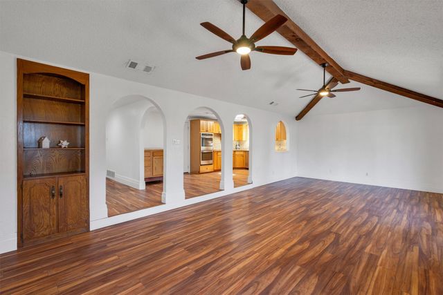 1031 Boston Boulevard, Bedford, TX 76022