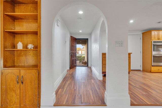 1031 Boston Boulevard, Bedford, TX 76022