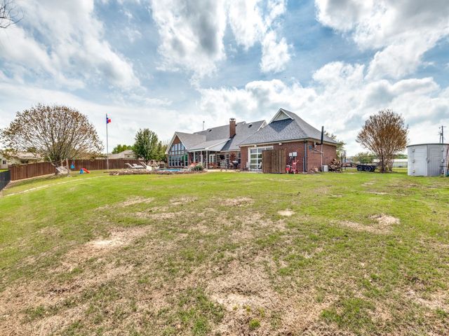 1165 Brent Avenue, Terrell, TX 75160