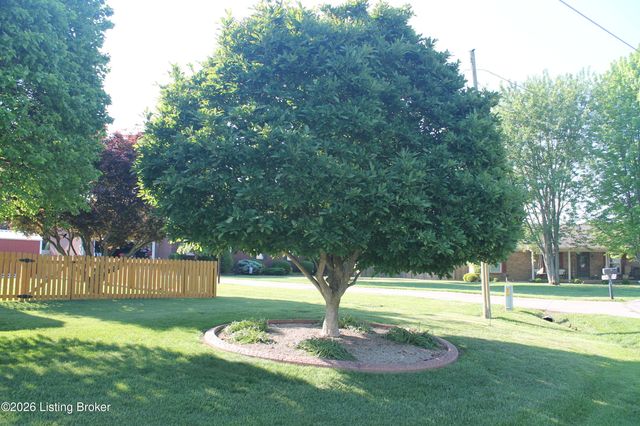 175 Bluegrass Way, Mt Washington, KY 40047
