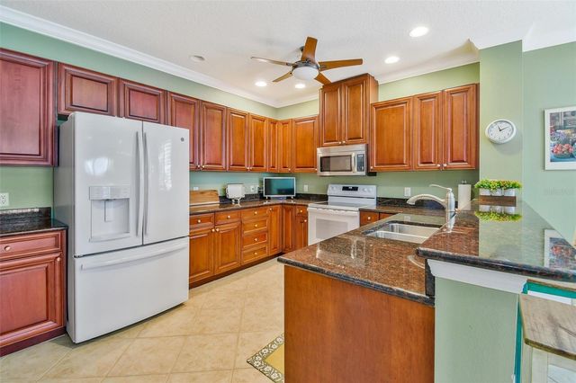 525 MANDALAY AVENUE 11, Clearwater Beach, FL 33767