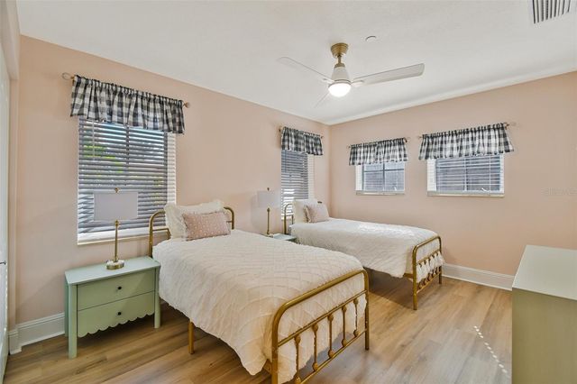 525 MANDALAY AVENUE 11, Clearwater Beach, FL 33767