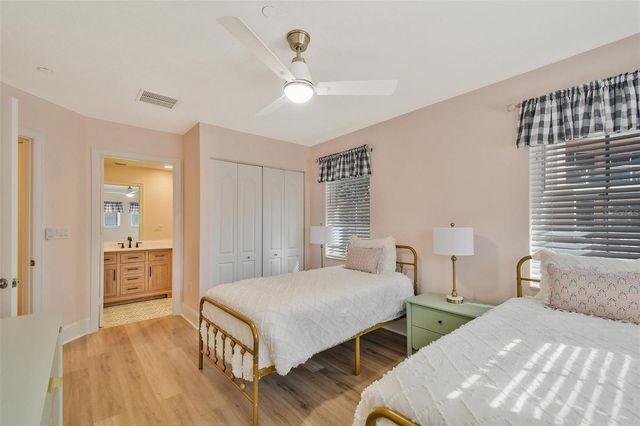 525 MANDALAY AVENUE 11, Clearwater Beach, FL 33767