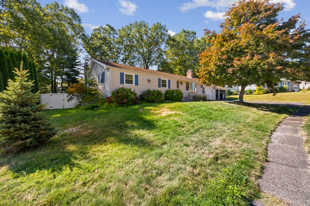 109 Glenwood Drive, Plainville, CT 06062