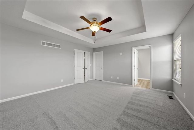 2309 S Heartland Court, Independence, MO 64057