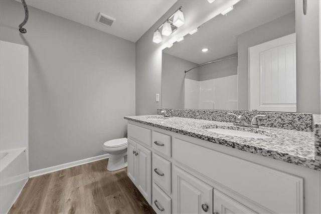 2309 S Heartland Court, Independence, MO 64057