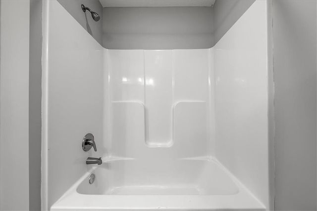 2309 S Heartland Court, Independence, MO 64057