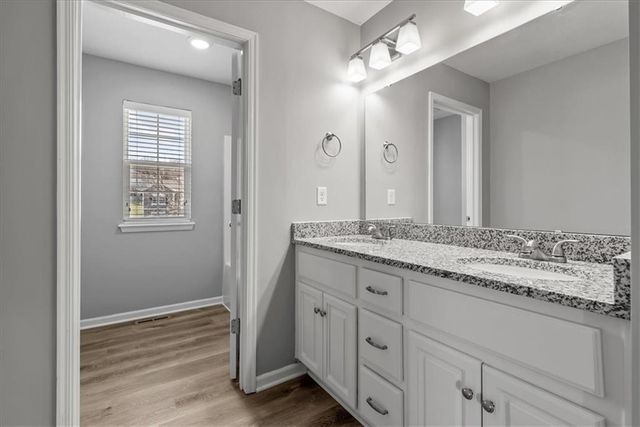 2309 S Heartland Court, Independence, MO 64057