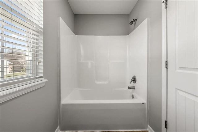 2309 S Heartland Court, Independence, MO 64057