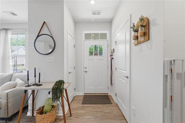 7612 Luminary DR, Williamsburg, VA 23188