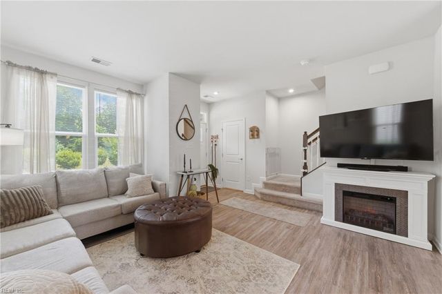 7612 Luminary DR, Williamsburg, VA 23188