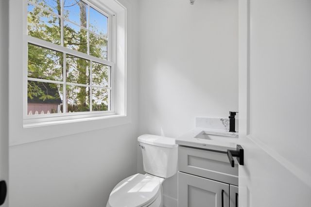 61 Mcalee Ave, Framingham, MA 01702