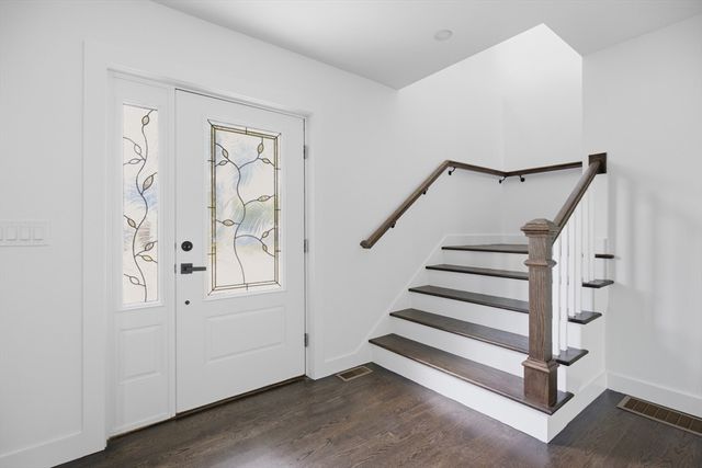 61 Mcalee Ave, Framingham, MA 01702