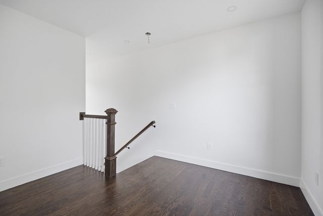 61 Mcalee Ave, Framingham, MA 01702