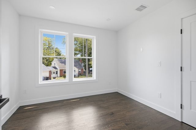 61 Mcalee Ave, Framingham, MA 01702
