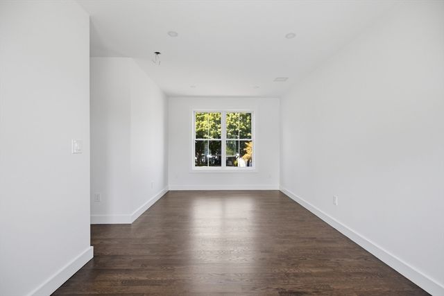 61 Mcalee Ave, Framingham, MA 01702