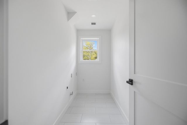 61 Mcalee Ave, Framingham, MA 01702