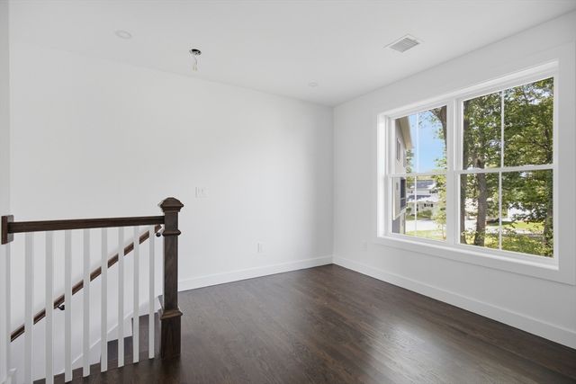 61 Mcalee Ave, Framingham, MA 01702