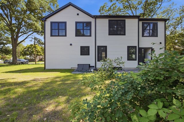 61 Mcalee Ave, Framingham, MA 01702