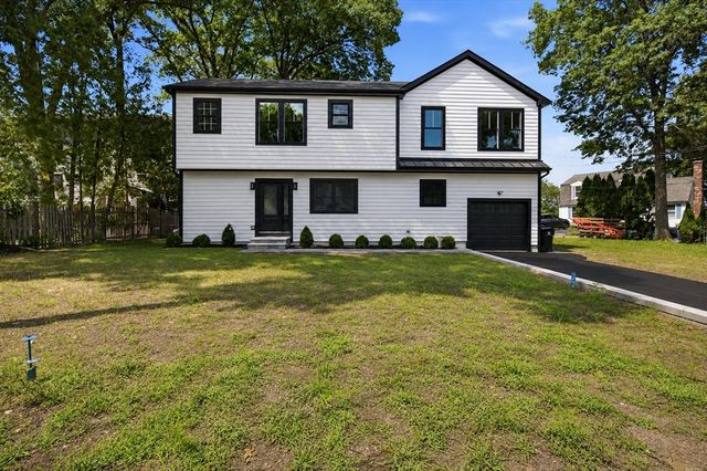 61 Mcalee Ave, Framingham, MA 01702