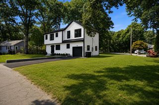 61 Mcalee Ave, Framingham, MA 01702