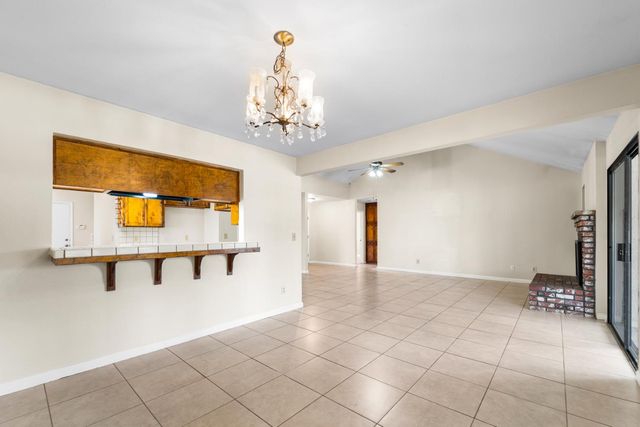 1407 Purvis Avenue, Clovis, CA 93611