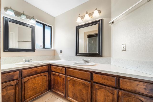 1407 Purvis Avenue, Clovis, CA 93611
