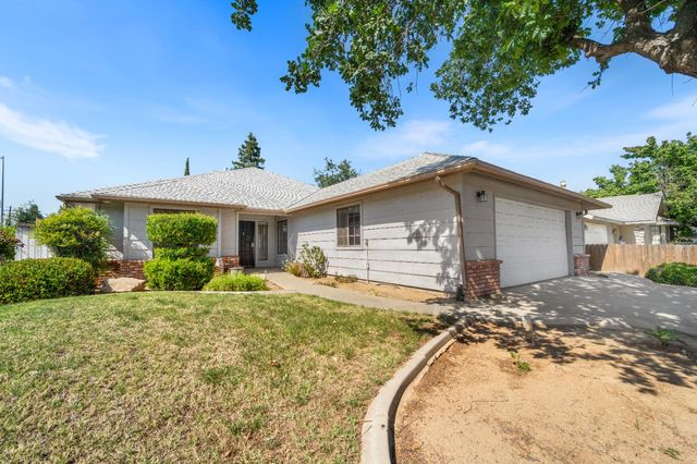 1407 Purvis Avenue, Clovis, CA 93611