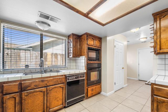 1407 Purvis Avenue, Clovis, CA 93611