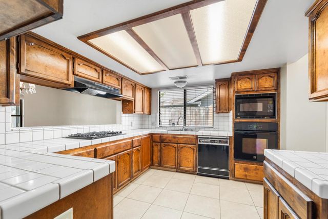 1407 Purvis Avenue, Clovis, CA 93611