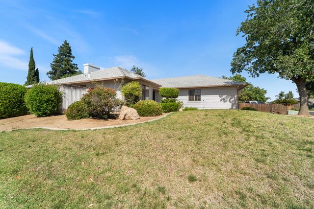 1407 Purvis Avenue, Clovis, CA 93611