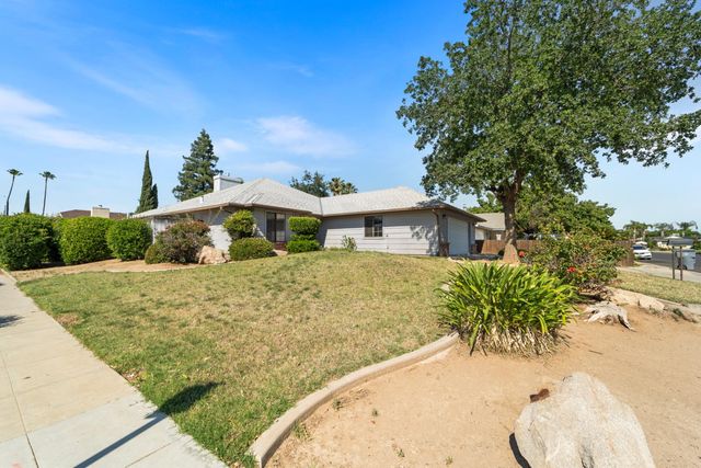 1407 Purvis Avenue, Clovis, CA 93611