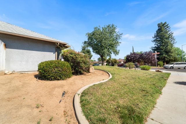 1407 Purvis Avenue, Clovis, CA 93611