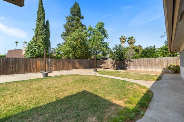 1407 Purvis Avenue, Clovis, CA 93611