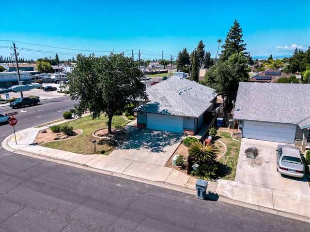 1407 Purvis Avenue, Clovis, CA 93611