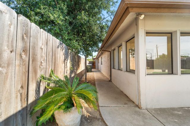 1407 Purvis Avenue, Clovis, CA 93611
