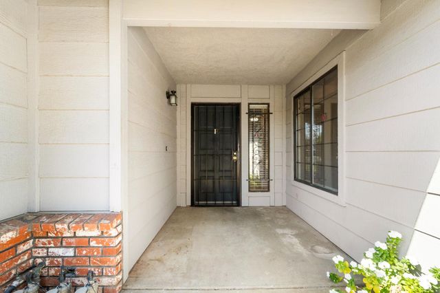 1407 Purvis Avenue, Clovis, CA 93611